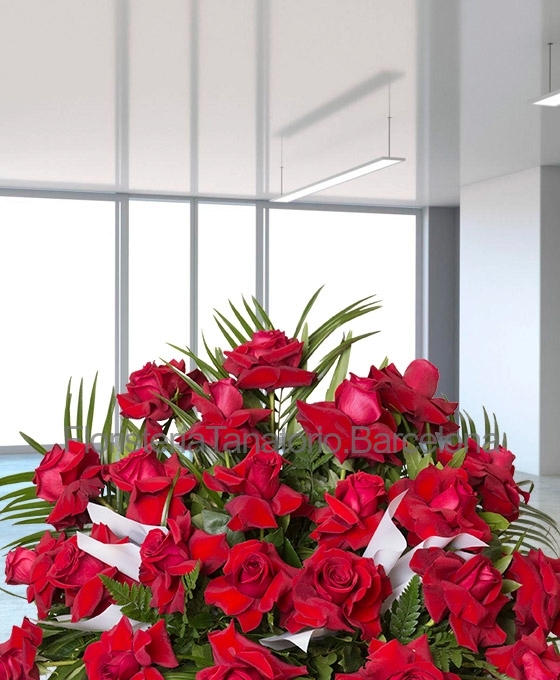 centro funerario de 22 rosas rojas