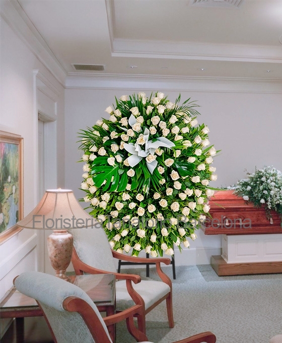 Envío de flores funerarias Barcelona Corona Funeraria 100 Rosas Blancas para difuntos de Barcelona